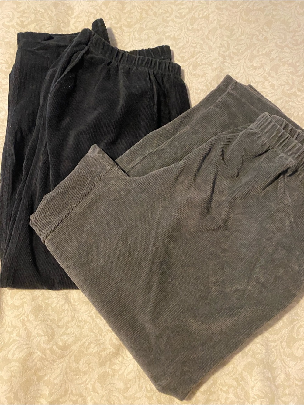 Ladies LANDS END Corduroy Pants .. Lot of 2 - Black & Loden Green Size 2X